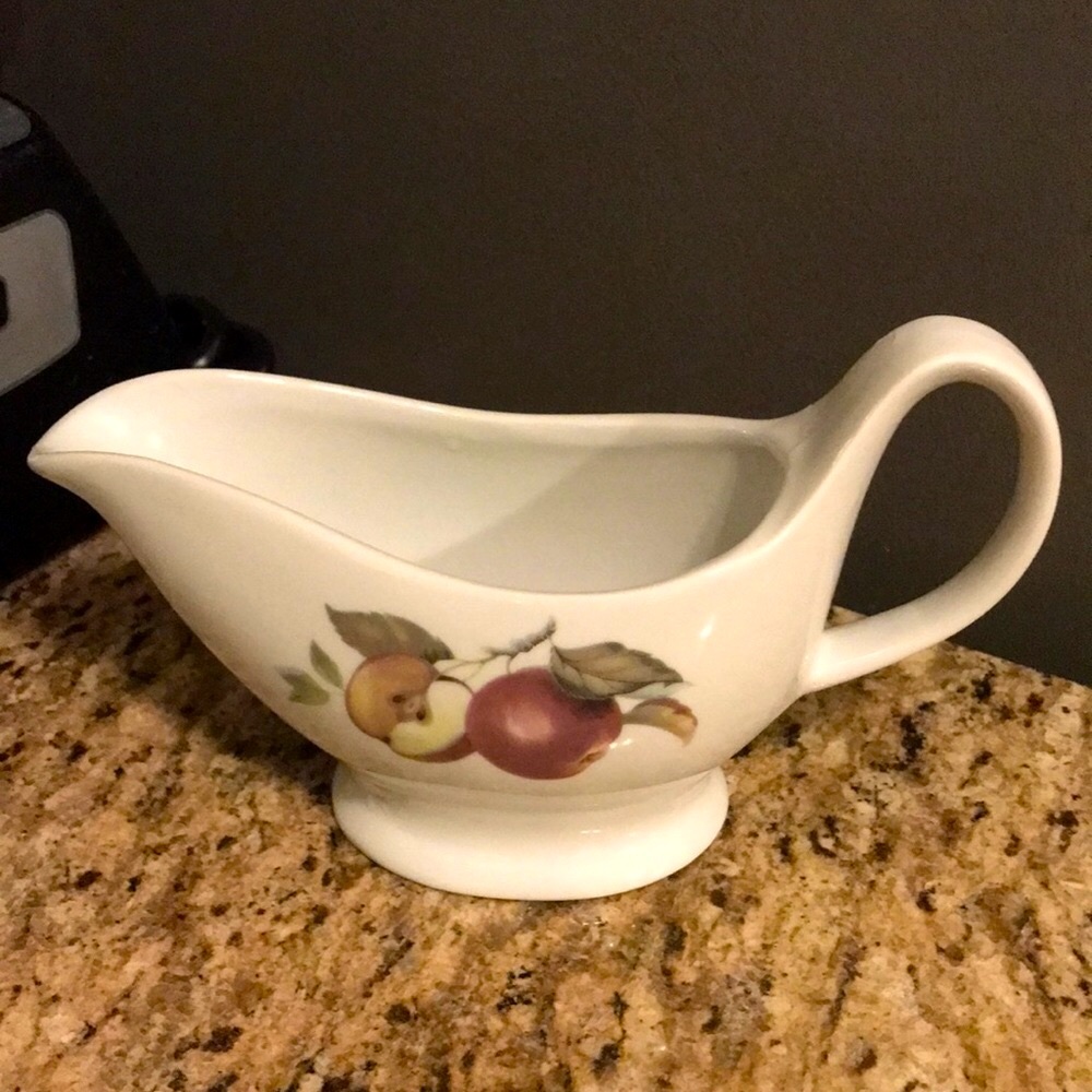 NEW! BIA CORDON BLEU Catherine Gravy Boat